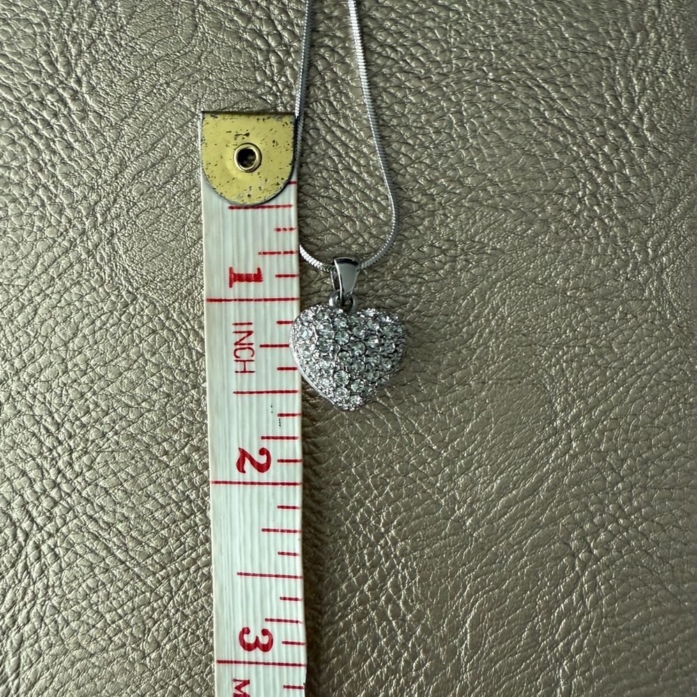Elegant Silver Heart Pendant Necklace with Cubic Zirconia - Picture 9 of 10